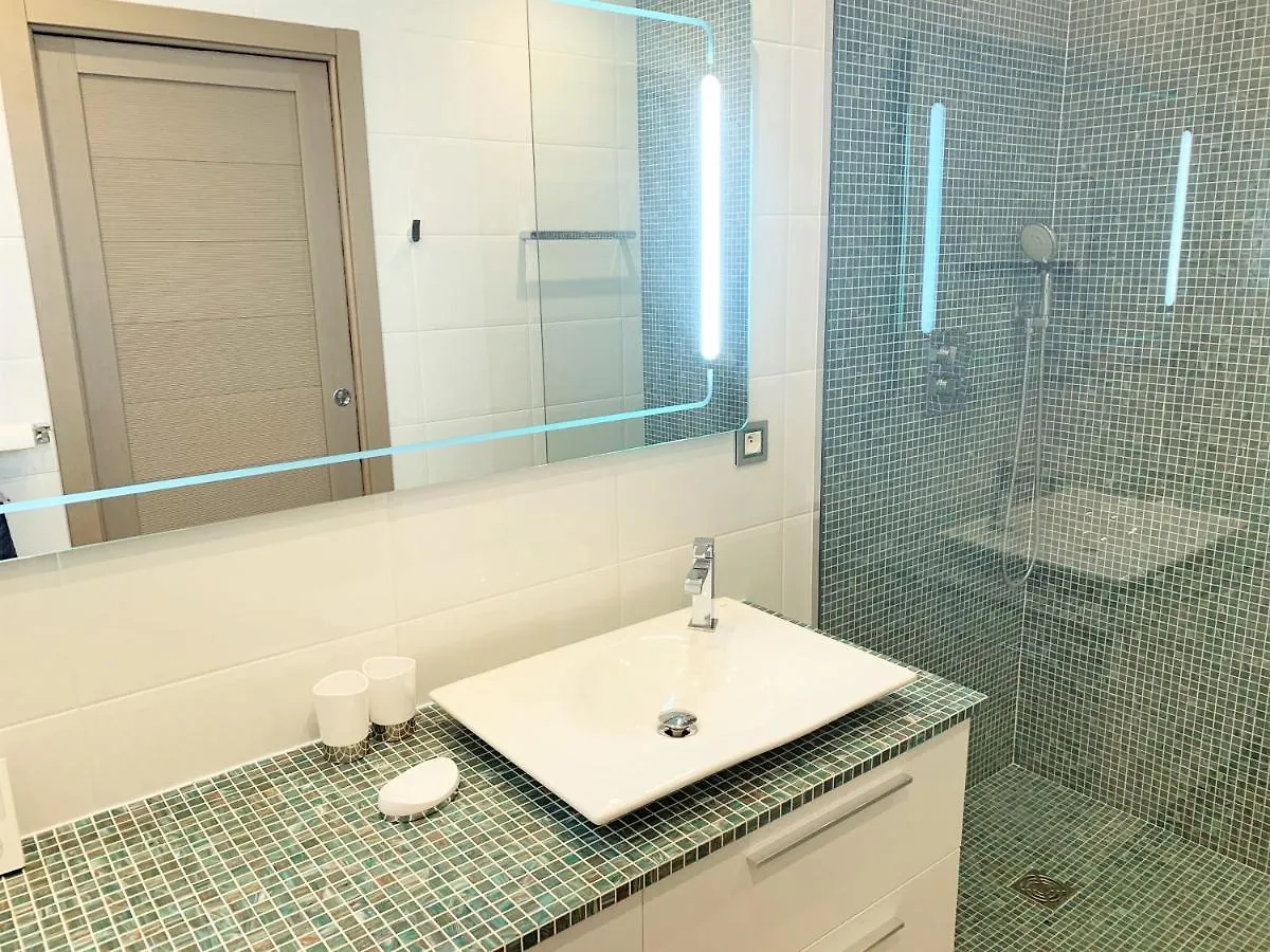 Appartement Regard-Sur-Mer 165M2 4Ch Vue Mer Piscine Carqueiranne